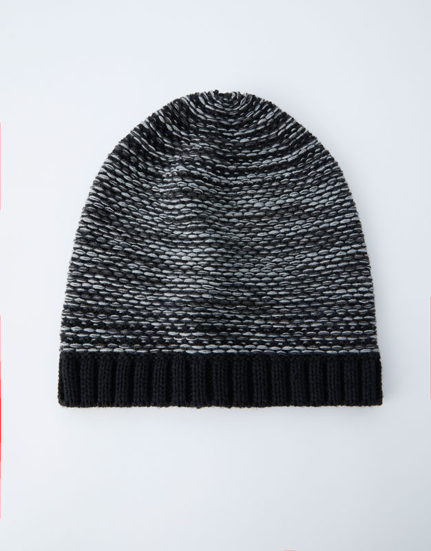 Bonnet en maille chiné noir Pull&Bear Prix 39.90 TND